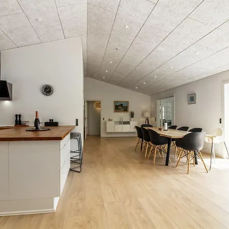 Hela - 1-4km From The Sea By Interhome